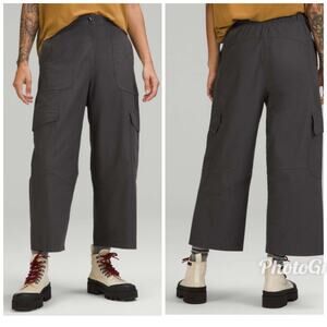 Lululemon Light Utilitech Cargo Pocket High Rise Crop in Grey Size 31